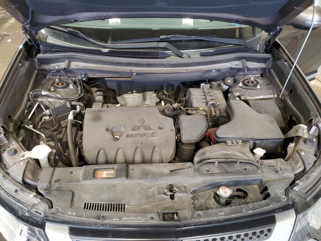 MITSUBISHI OUTLANDER 2019 — 13