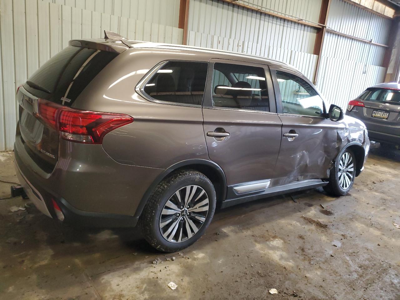 MITSUBISHI OUTLANDER 2019 — 4