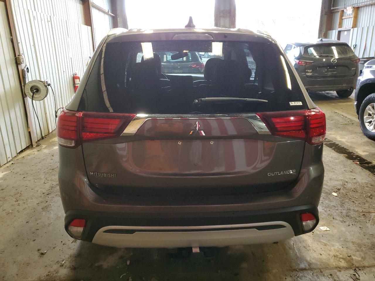 MITSUBISHI OUTLANDER 2019 — 7