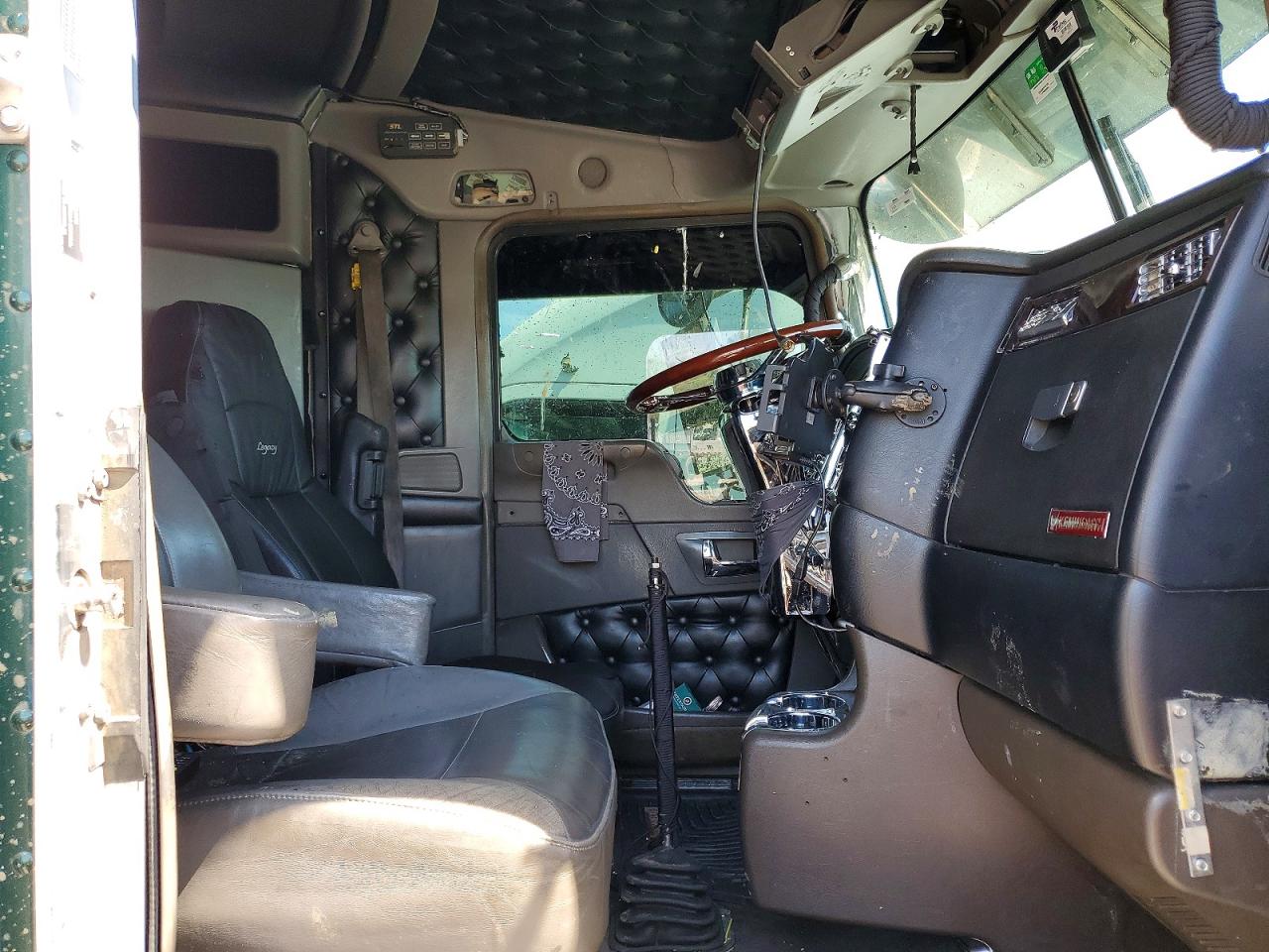 KENWORTH CONSTRUCTION 2013 — 6