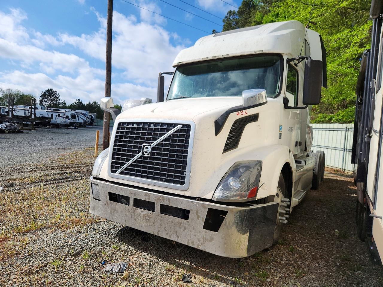 VOLVO VNL 2011 — 3