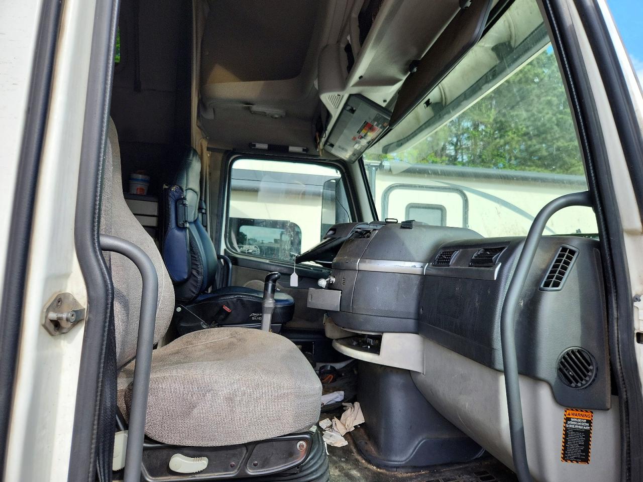 VOLVO VNL 2011 — 6