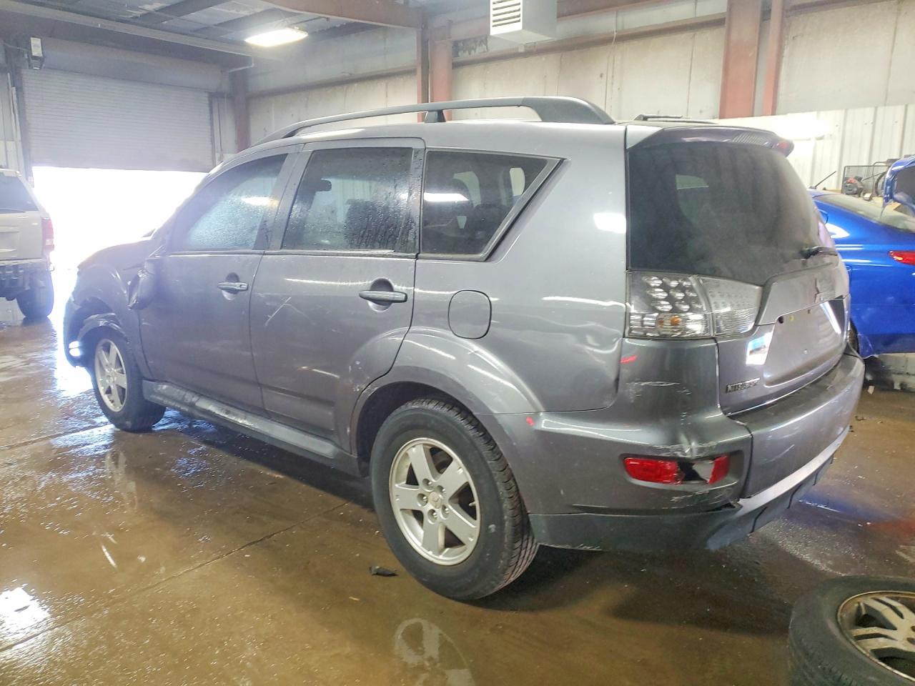 MITSUBISHI OUTLANDER 2010 — 3