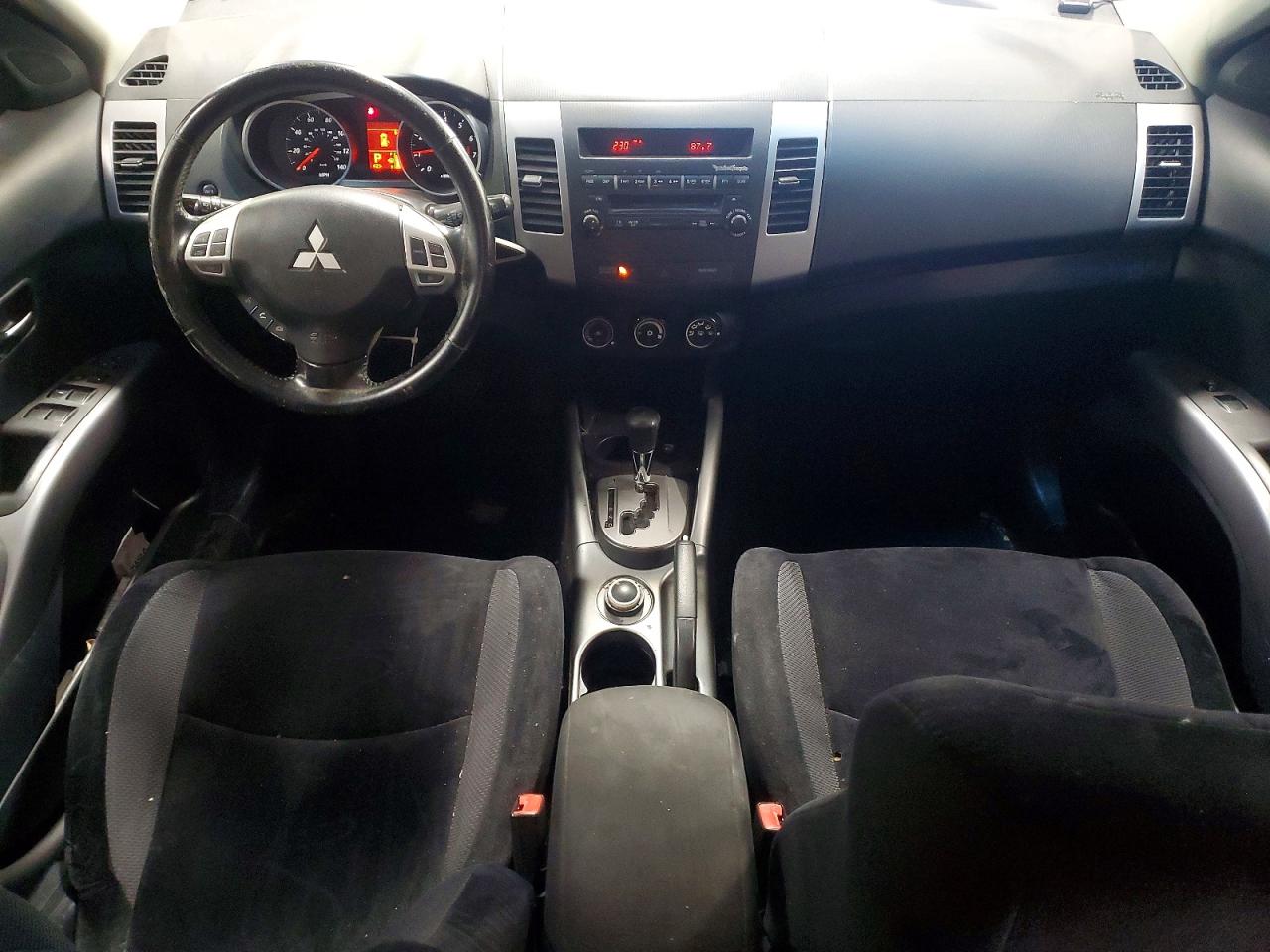 MITSUBISHI OUTLANDER 2010 — 9