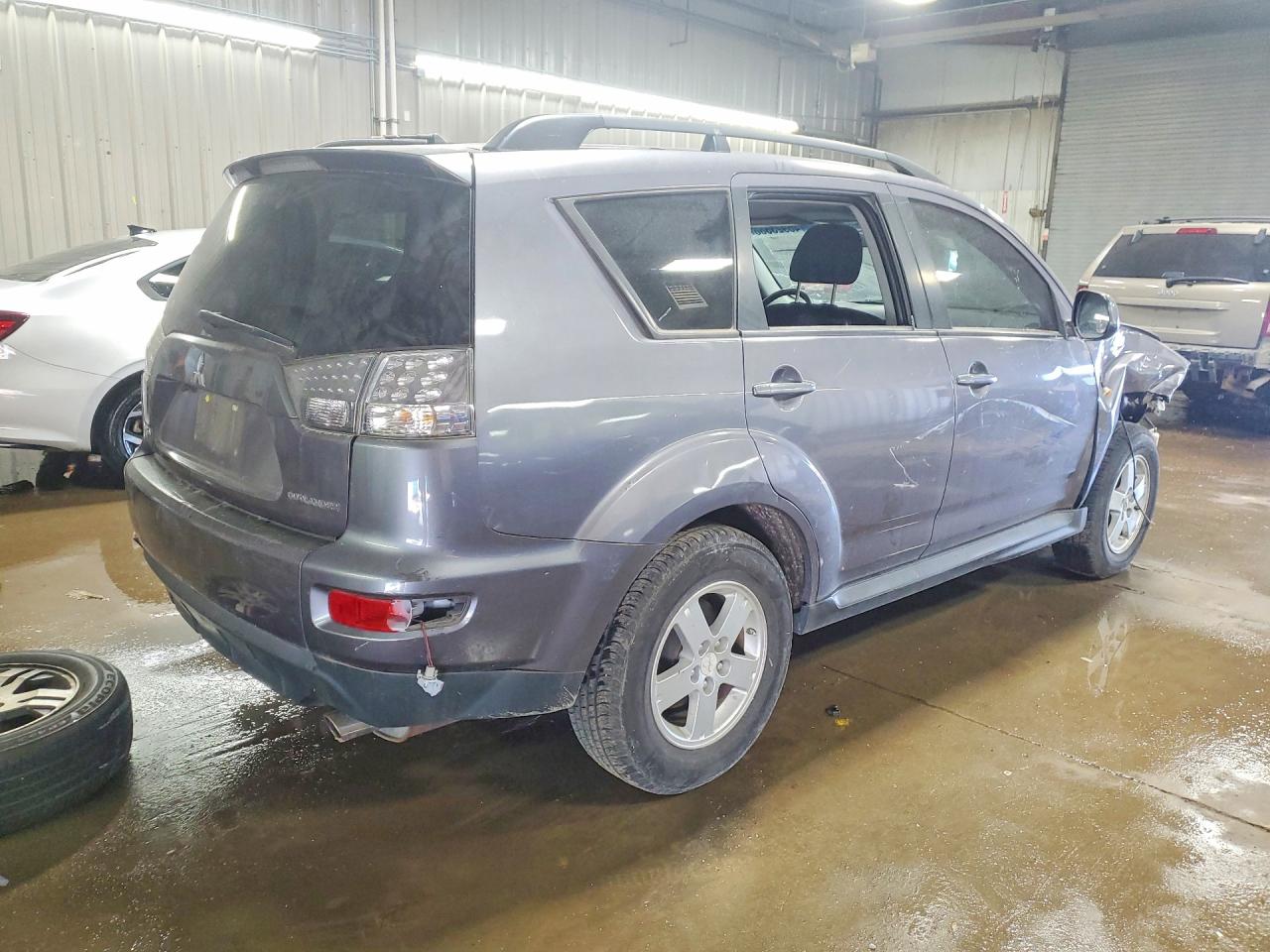 MITSUBISHI OUTLANDER 2010 — 4