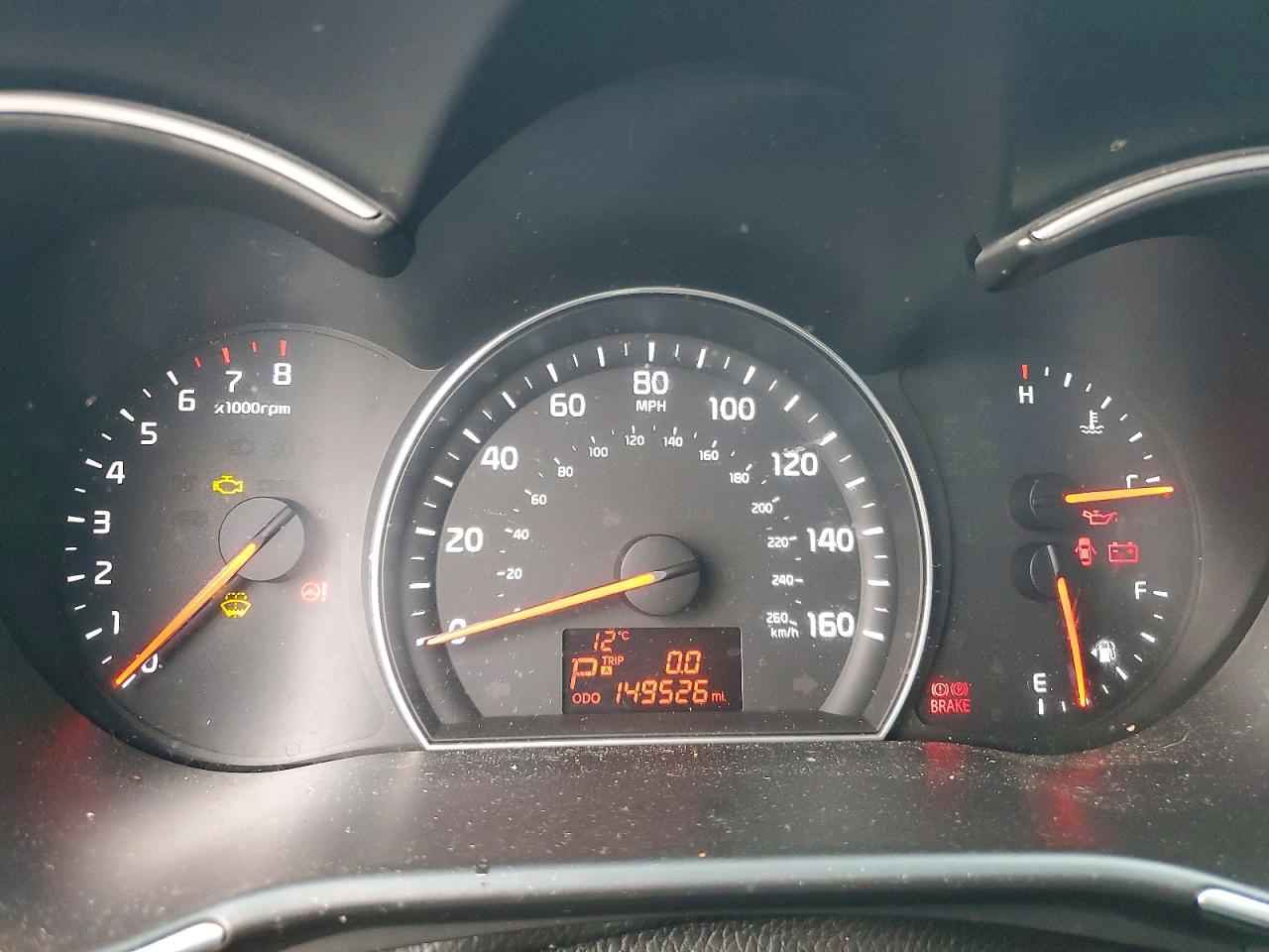 KIA SORENTO 2015 — 10