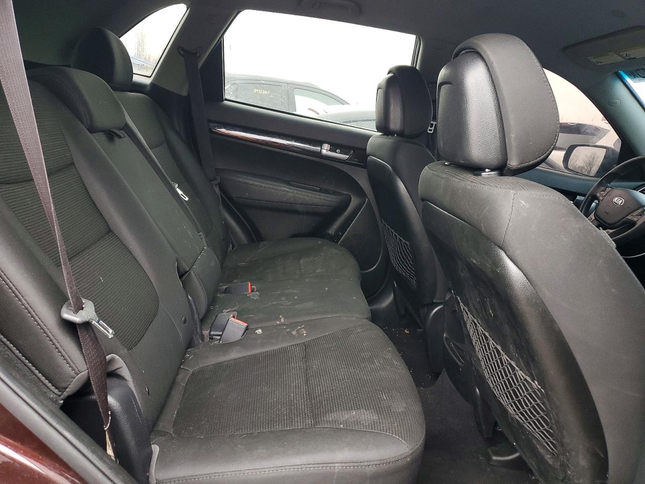KIA SORENTO 2015 — 12