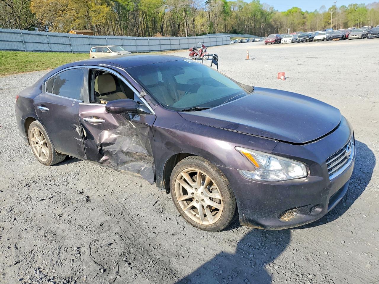 NISSAN MAXIMA 2010 — 5