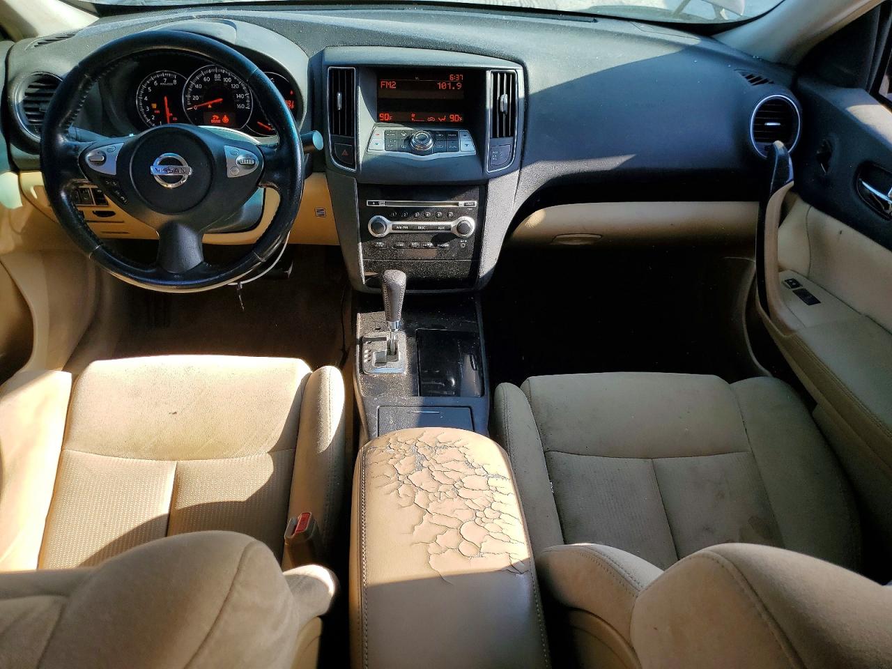 NISSAN MAXIMA 2010 — 9
