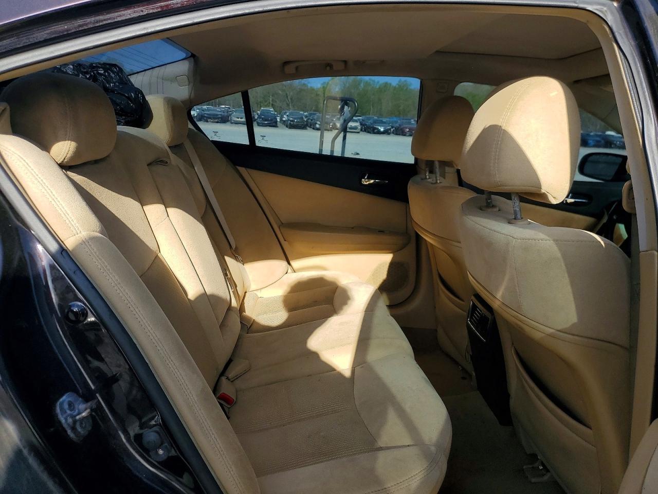 NISSAN MAXIMA 2010 — 11