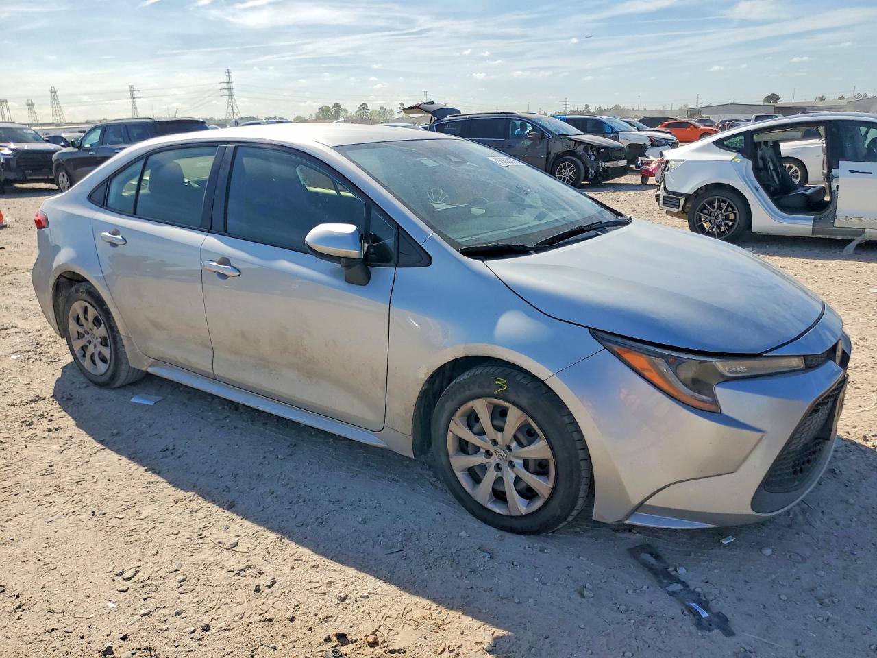 TOYOTA COROLLA  LE 2022 — 5