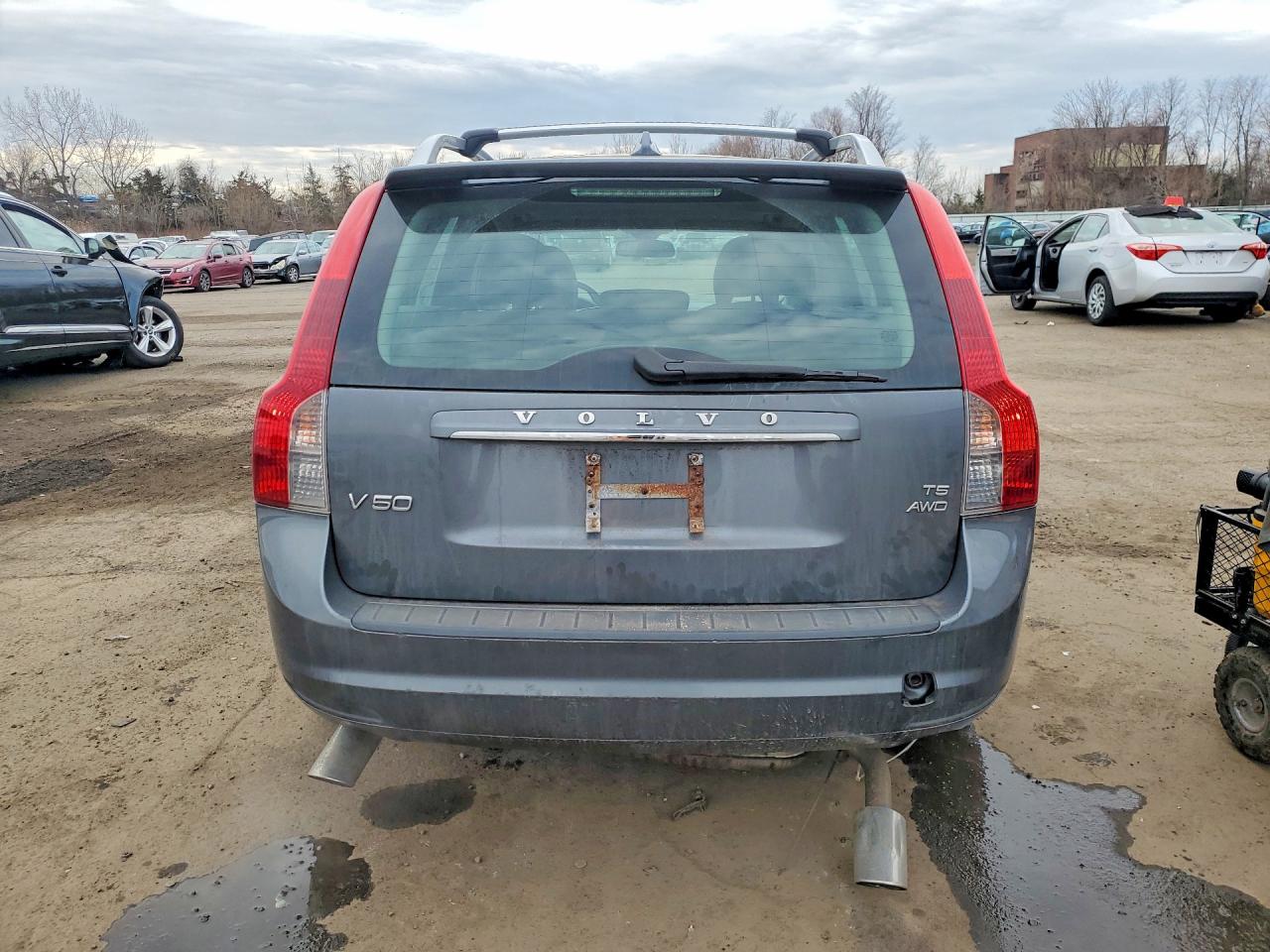 VOLVO V50 2009 — 7