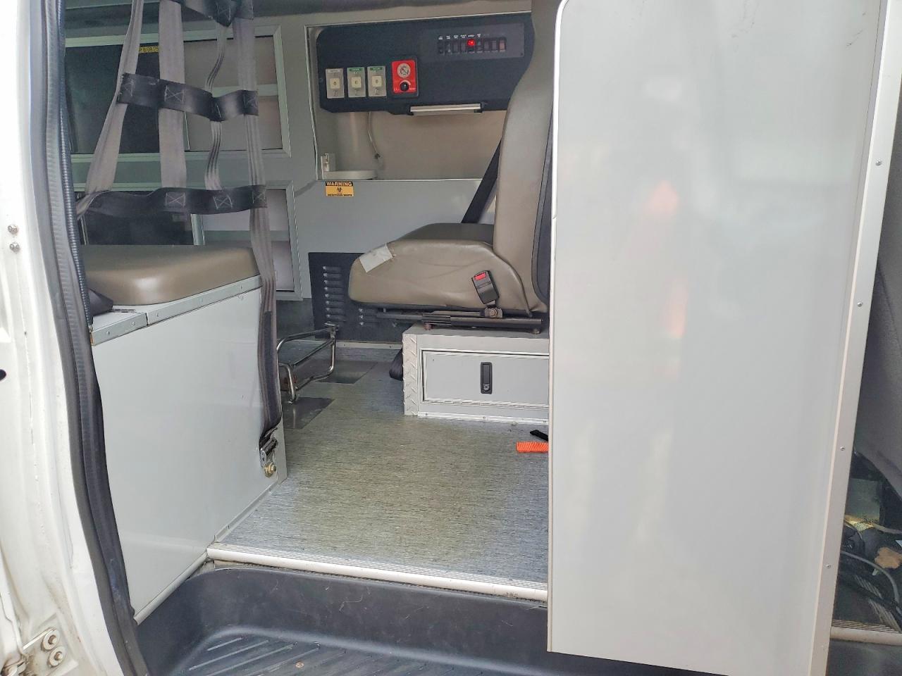 FORD ECONOLINE 2014 — 12