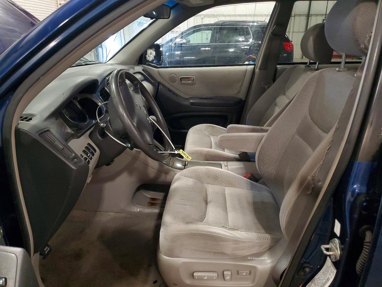 TOYOTA HIGHLANDER 2003 — 8