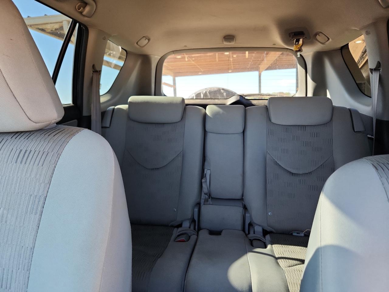 TOYOTA RAV4 2010 — 11
