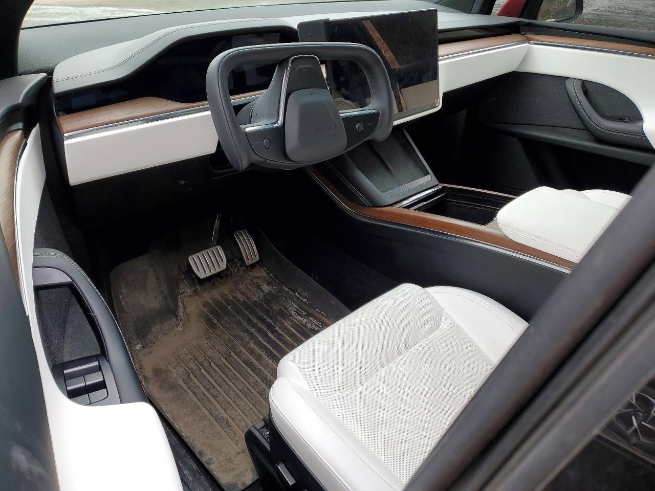 TESLA MODEL X 2023 — 9