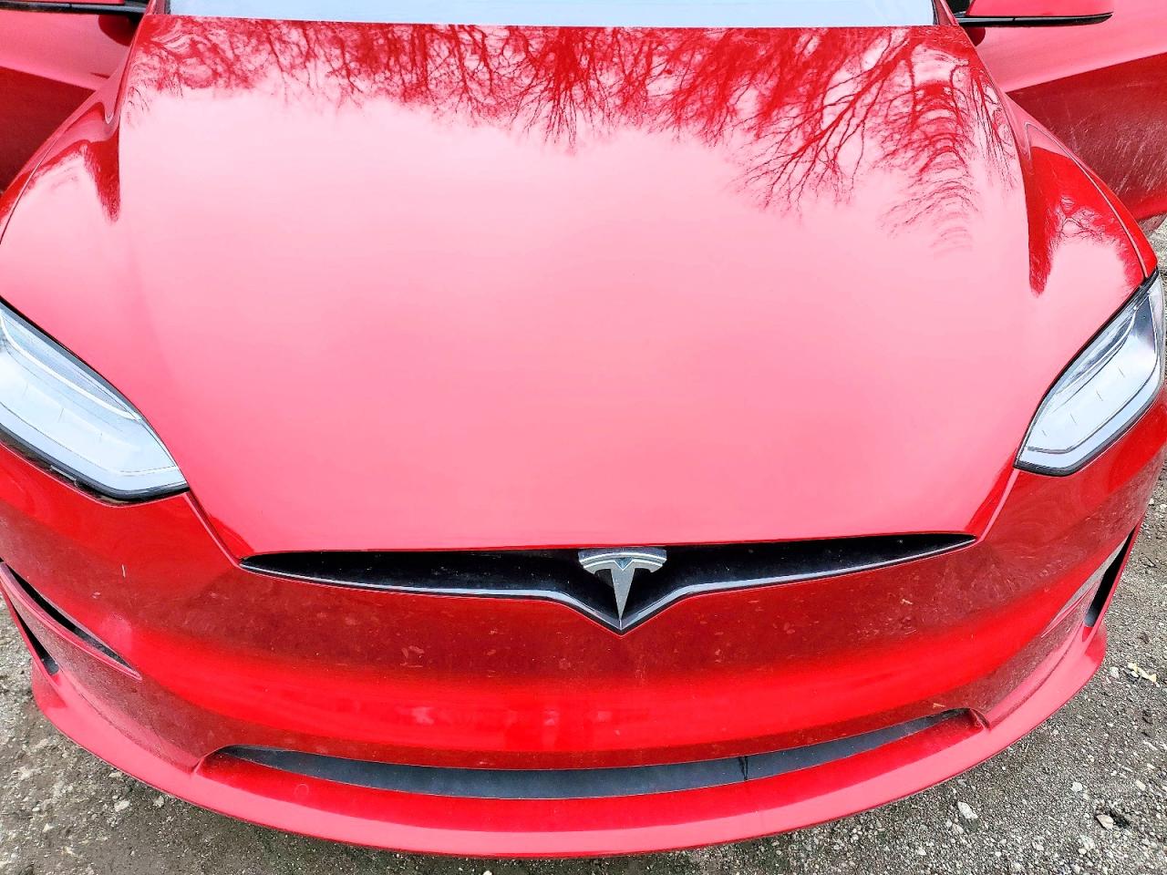TESLA MODEL X 2023 — 13