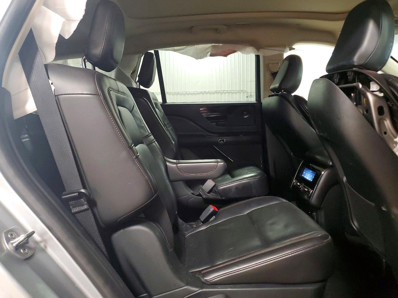 LINCOLN AVIATOR 2021 — 12