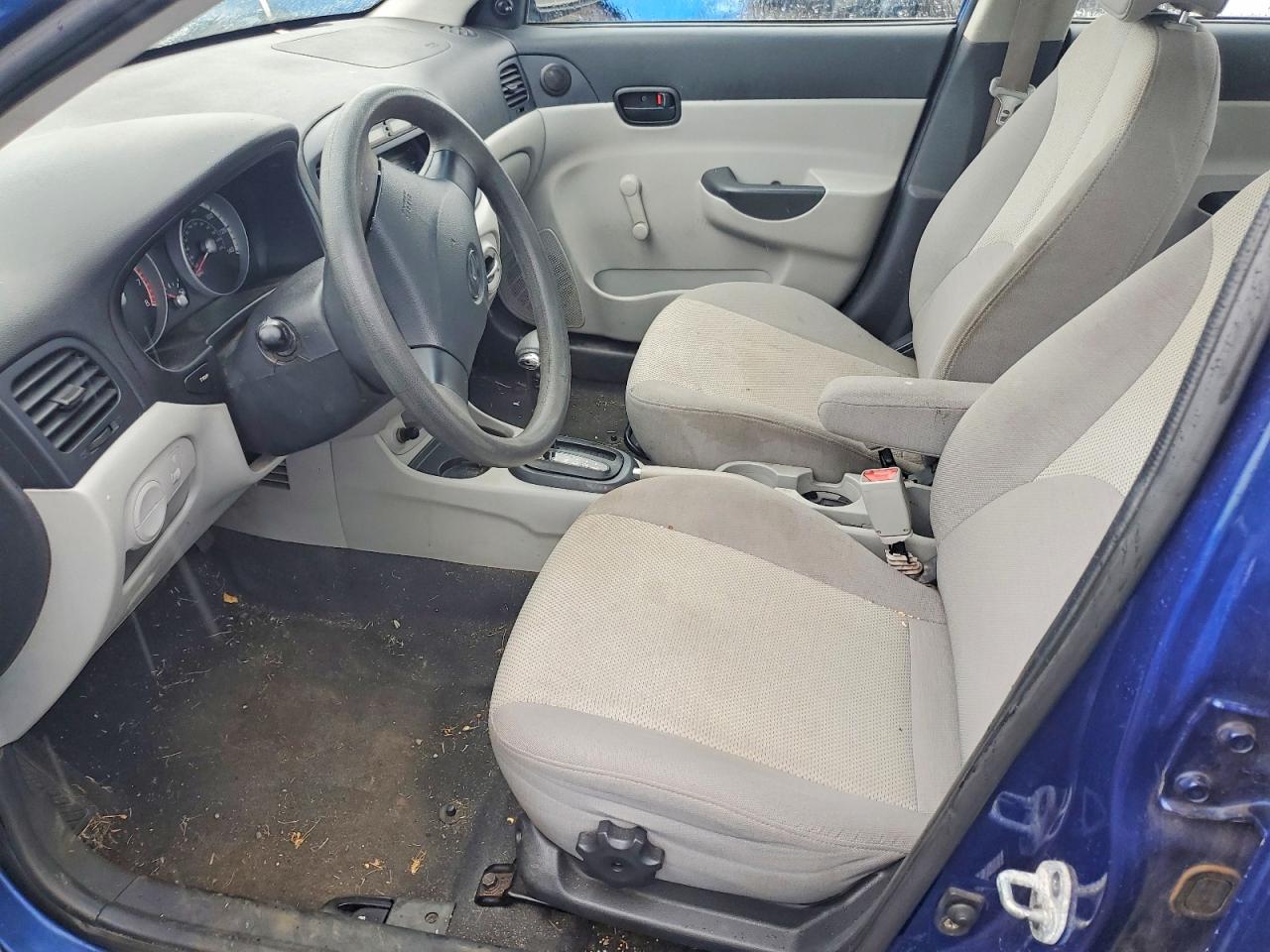 HYUNDAI ACCENT 2009 — 8