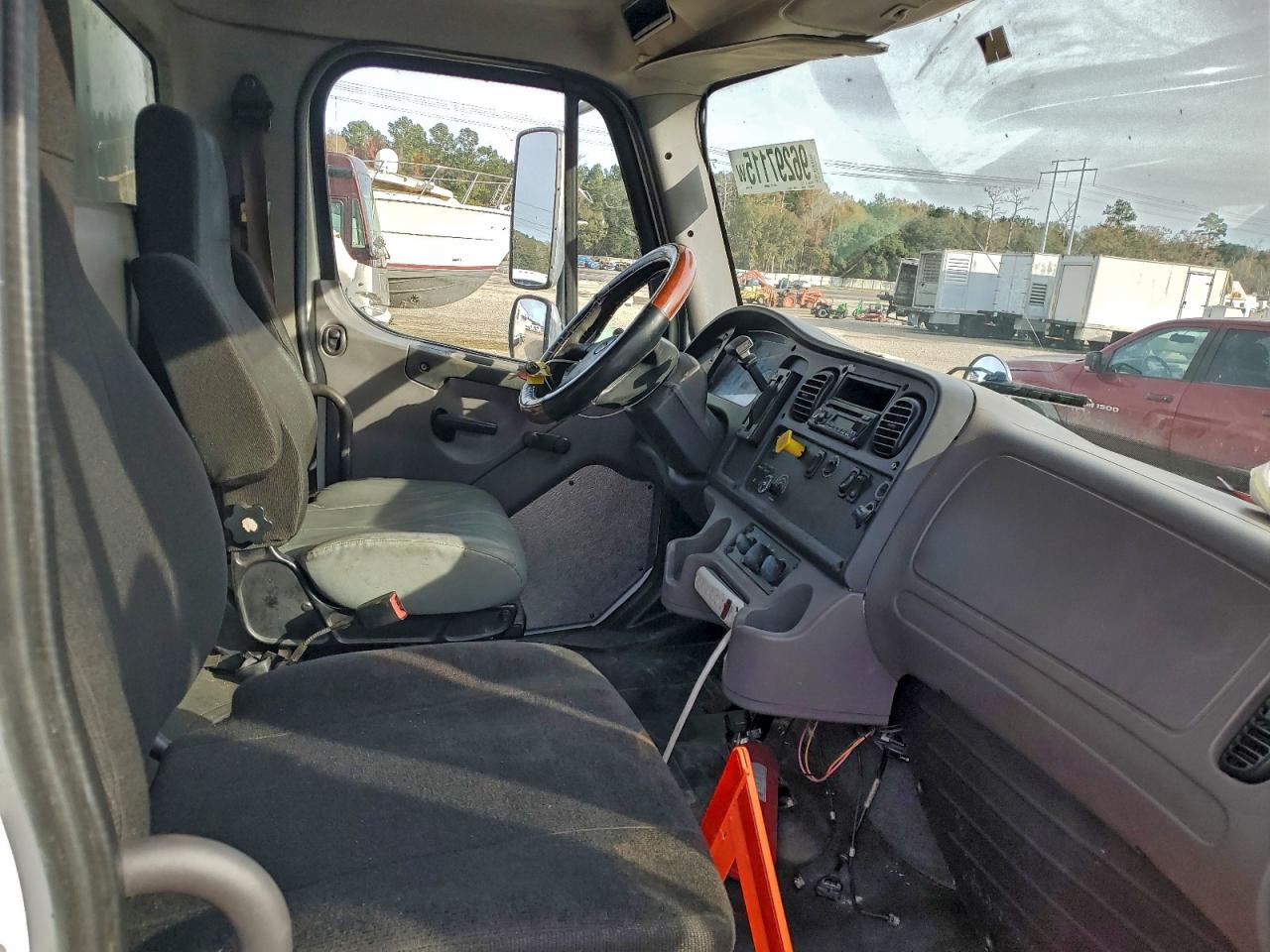 FREIGHTLINER M2 2015 — 7