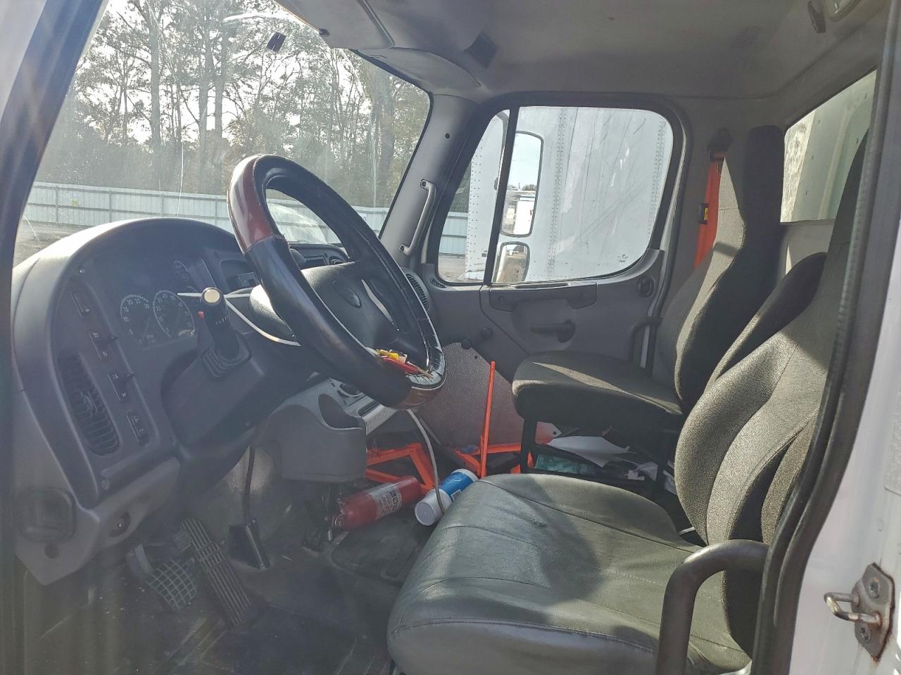 FREIGHTLINER M2 2015 — 6