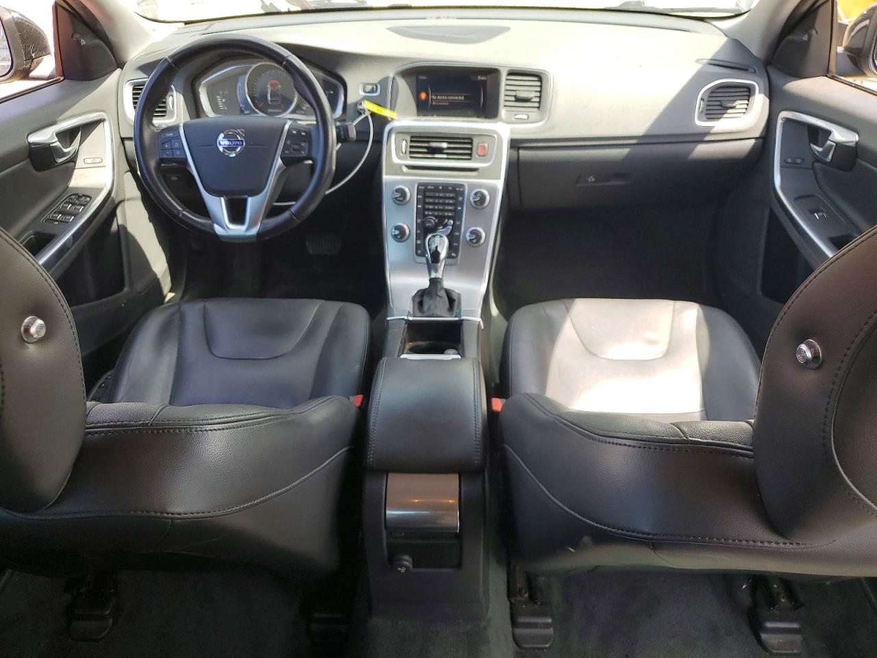 VOLVO S60 2018 — 9