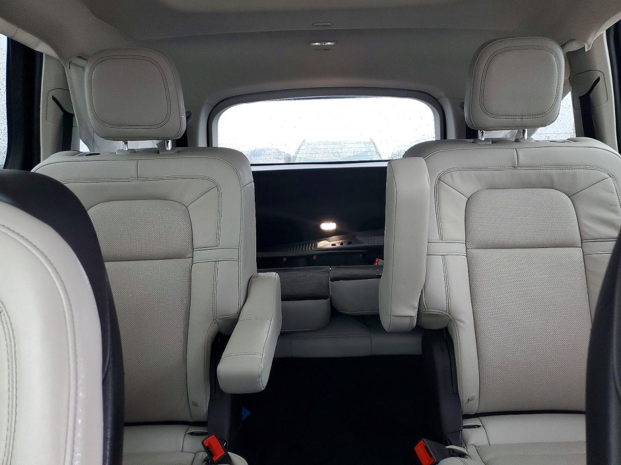 LINCOLN AVIATOR 2025 — 11