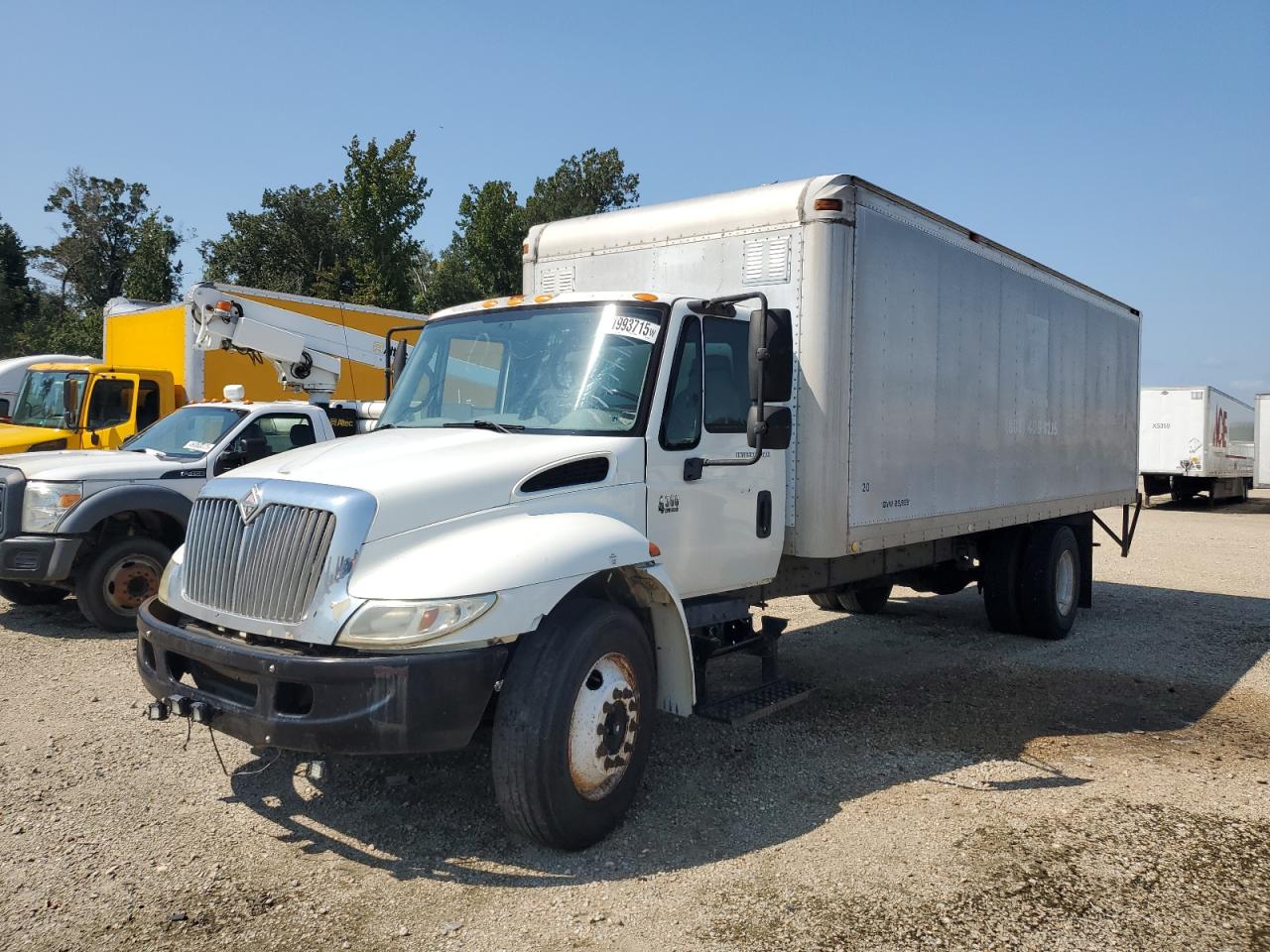 INTERNATIONAL 4000 2002 — 3