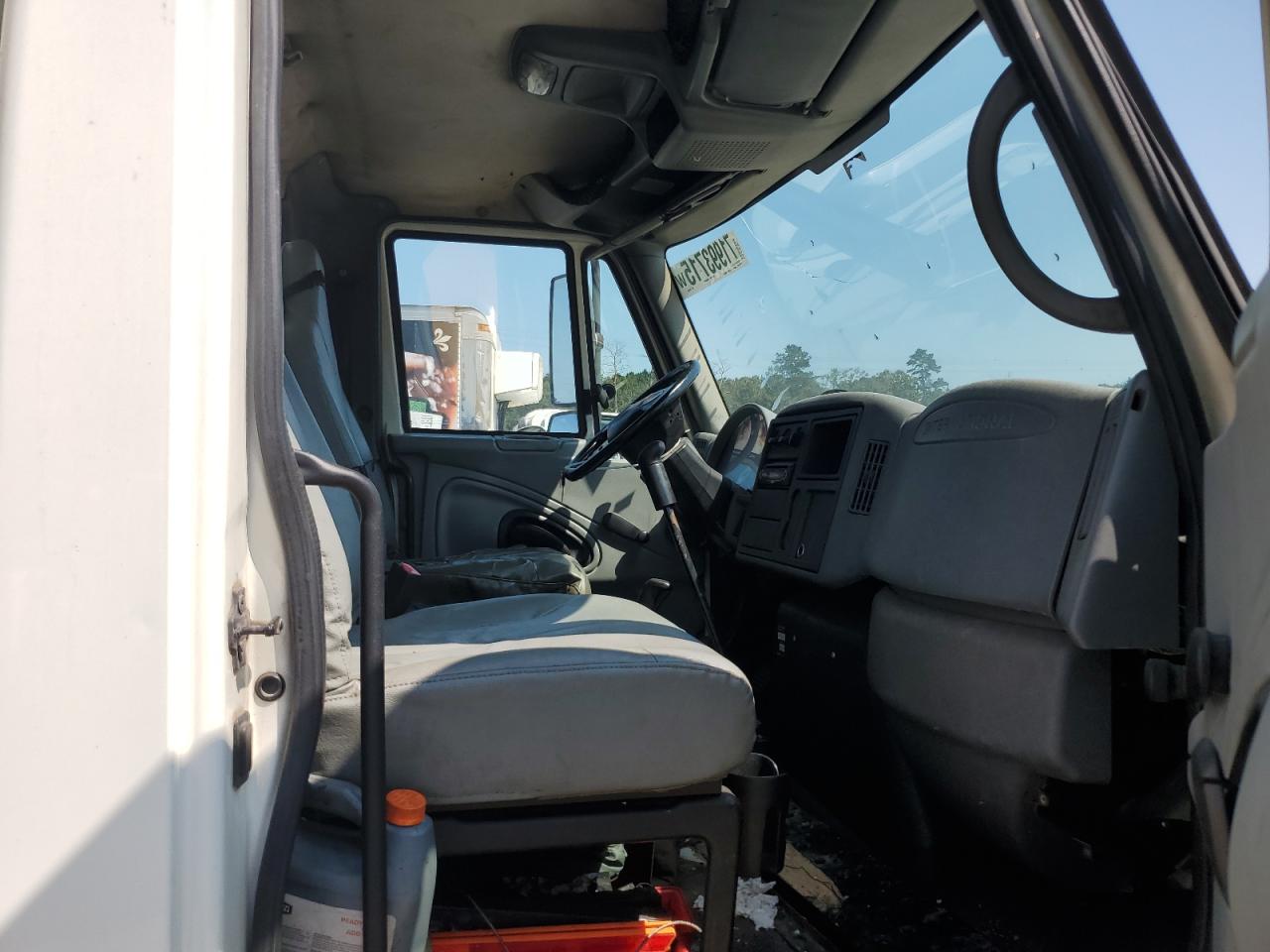 INTERNATIONAL 4000 2002 — 7