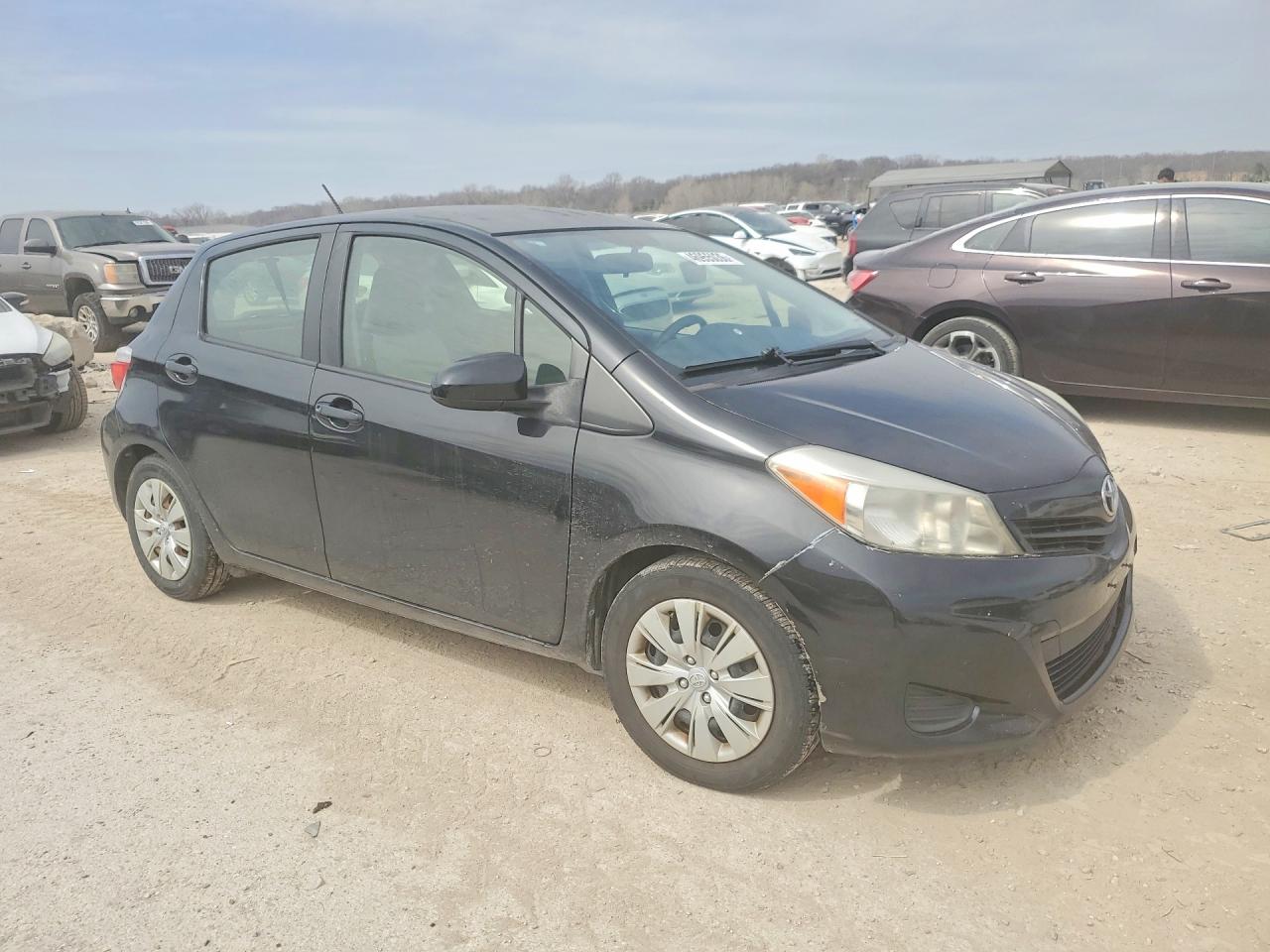 TOYOTA YARIS 2013 — 5