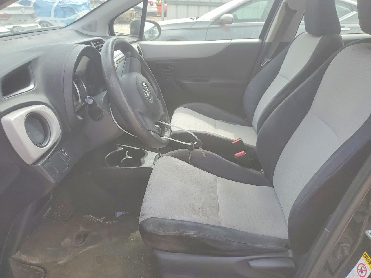 TOYOTA YARIS 2013 — 8