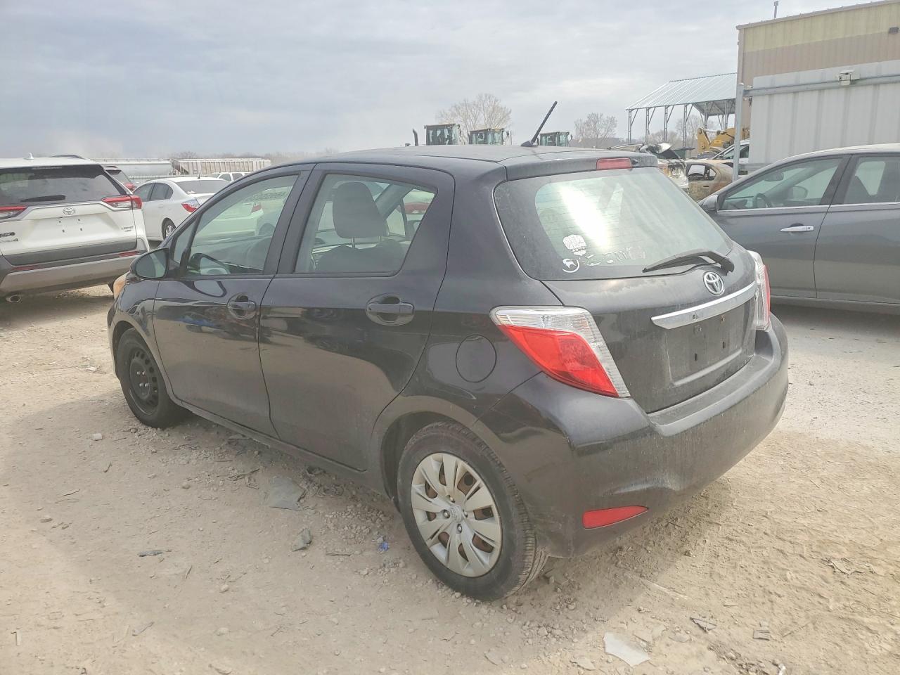TOYOTA YARIS 2013 — 3