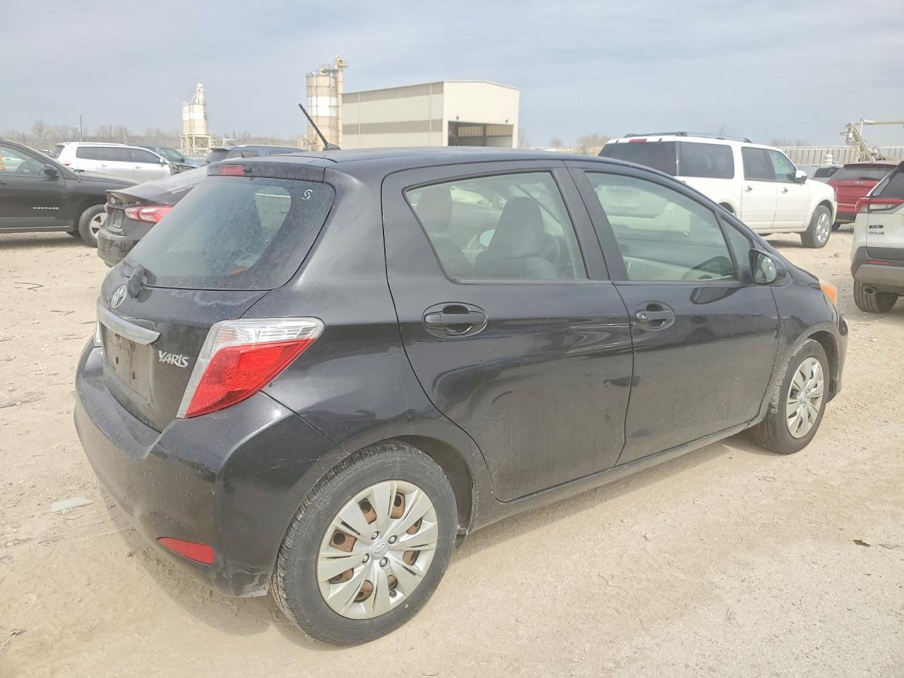 TOYOTA YARIS 2013 — 4