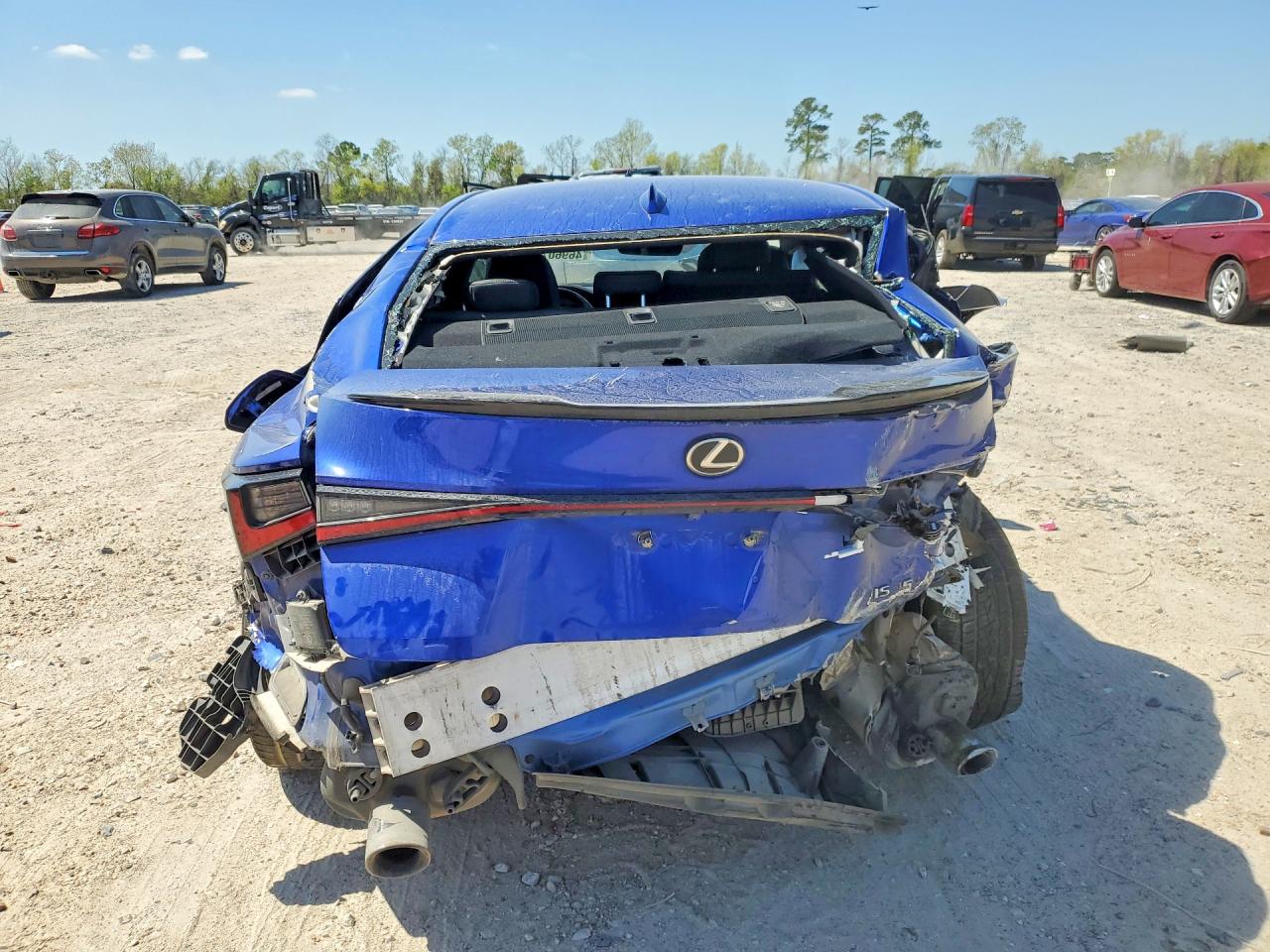 LEXUS IS 350 2022 — 7