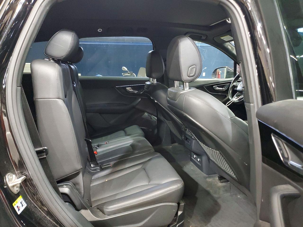 AUDI Q7 2019 — 12