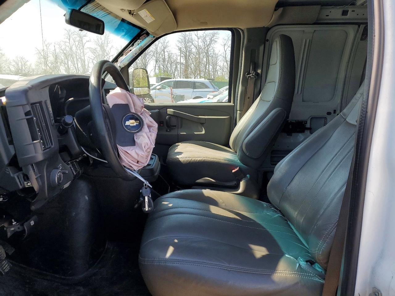 CHEVROLET EXPRESS G2500 2020 — 8