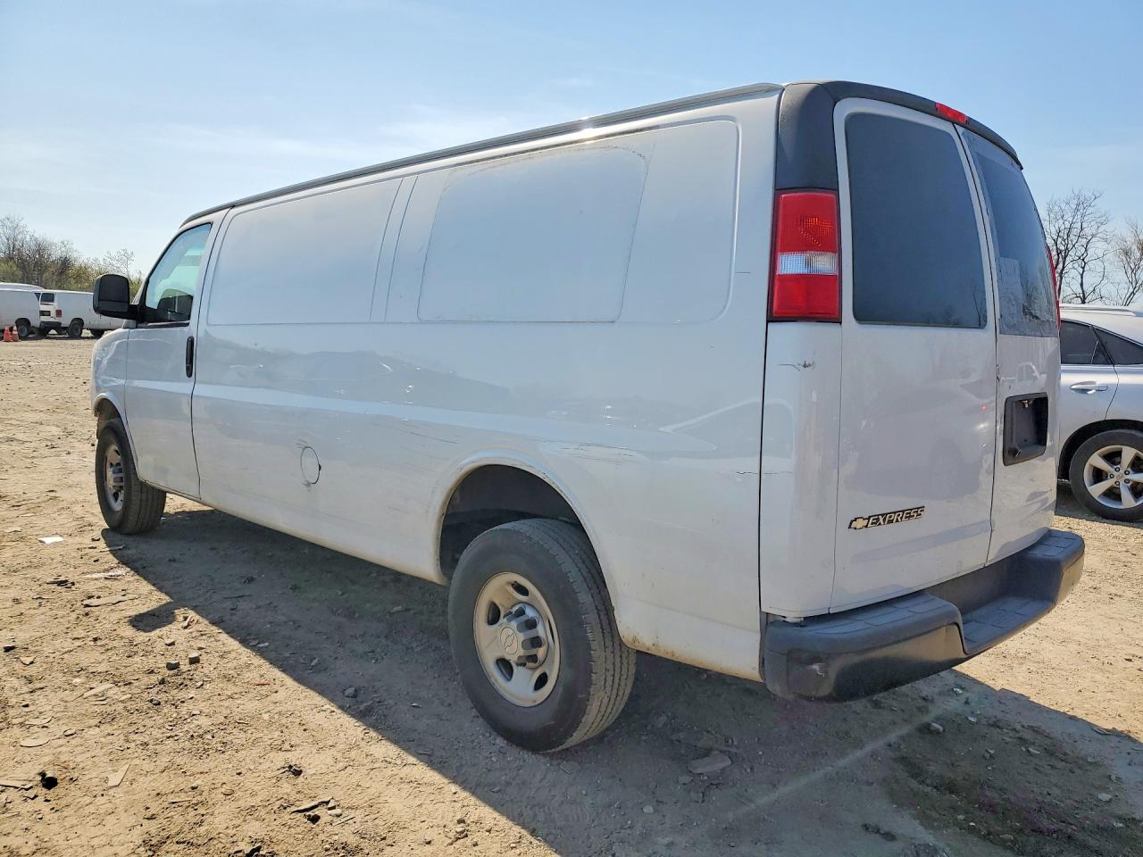 CHEVROLET EXPRESS G2500 2020 — 3