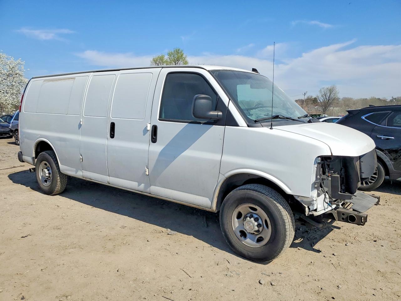 CHEVROLET EXPRESS G2500 2020 — 5