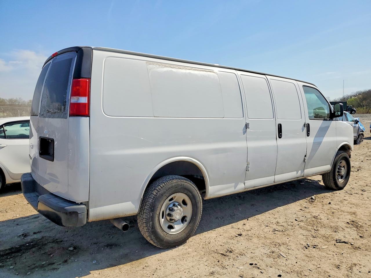 CHEVROLET EXPRESS G2500 2020 — 4