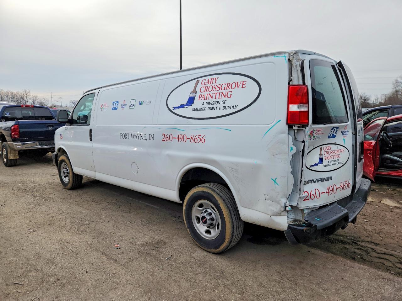 GMC SAVANA 2023 — 3