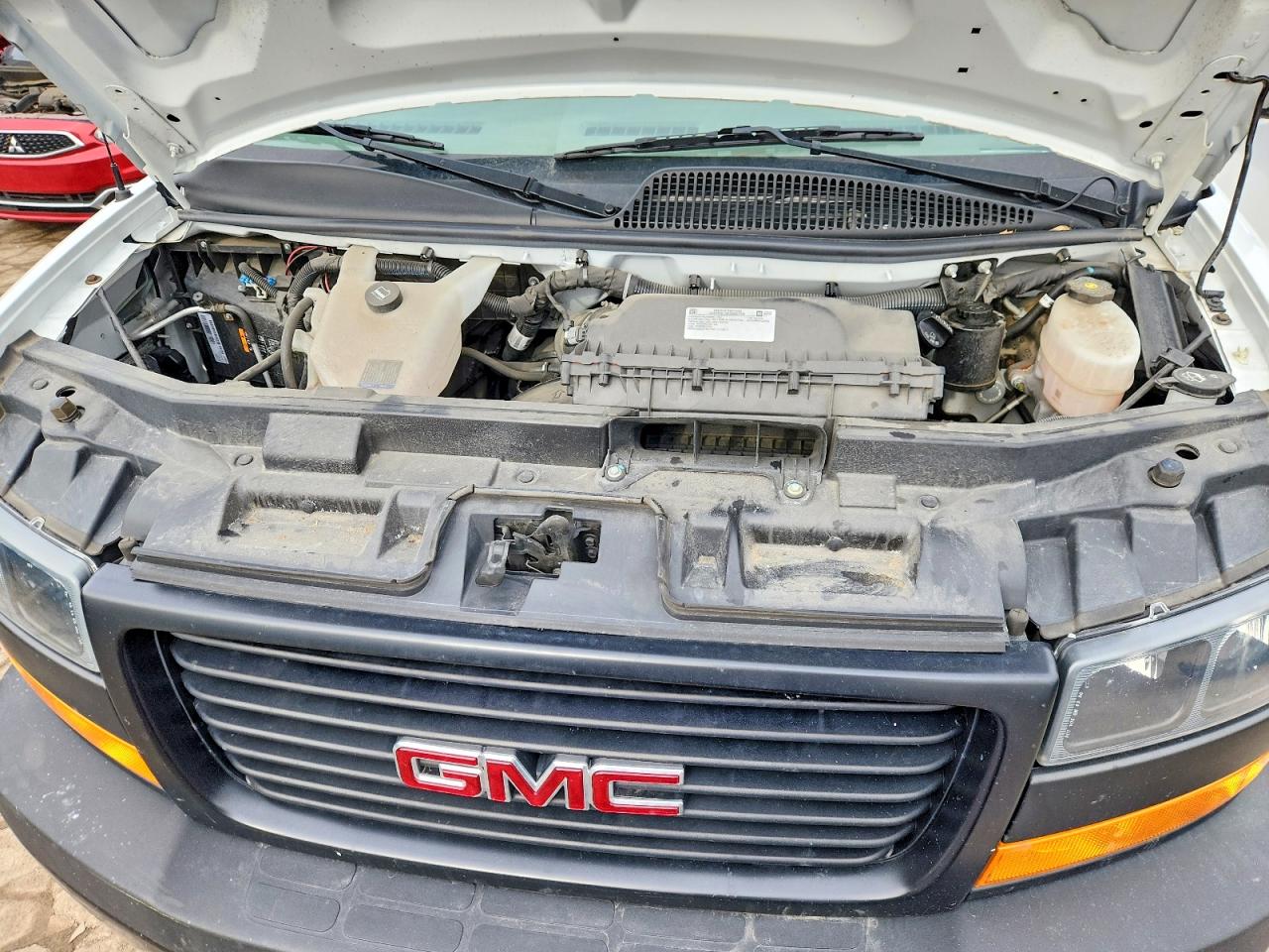 GMC SAVANA 2023 — 13