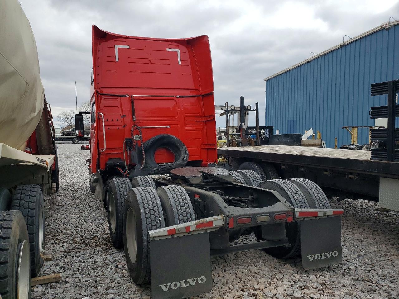 VOLVO VNL 2017 — 4