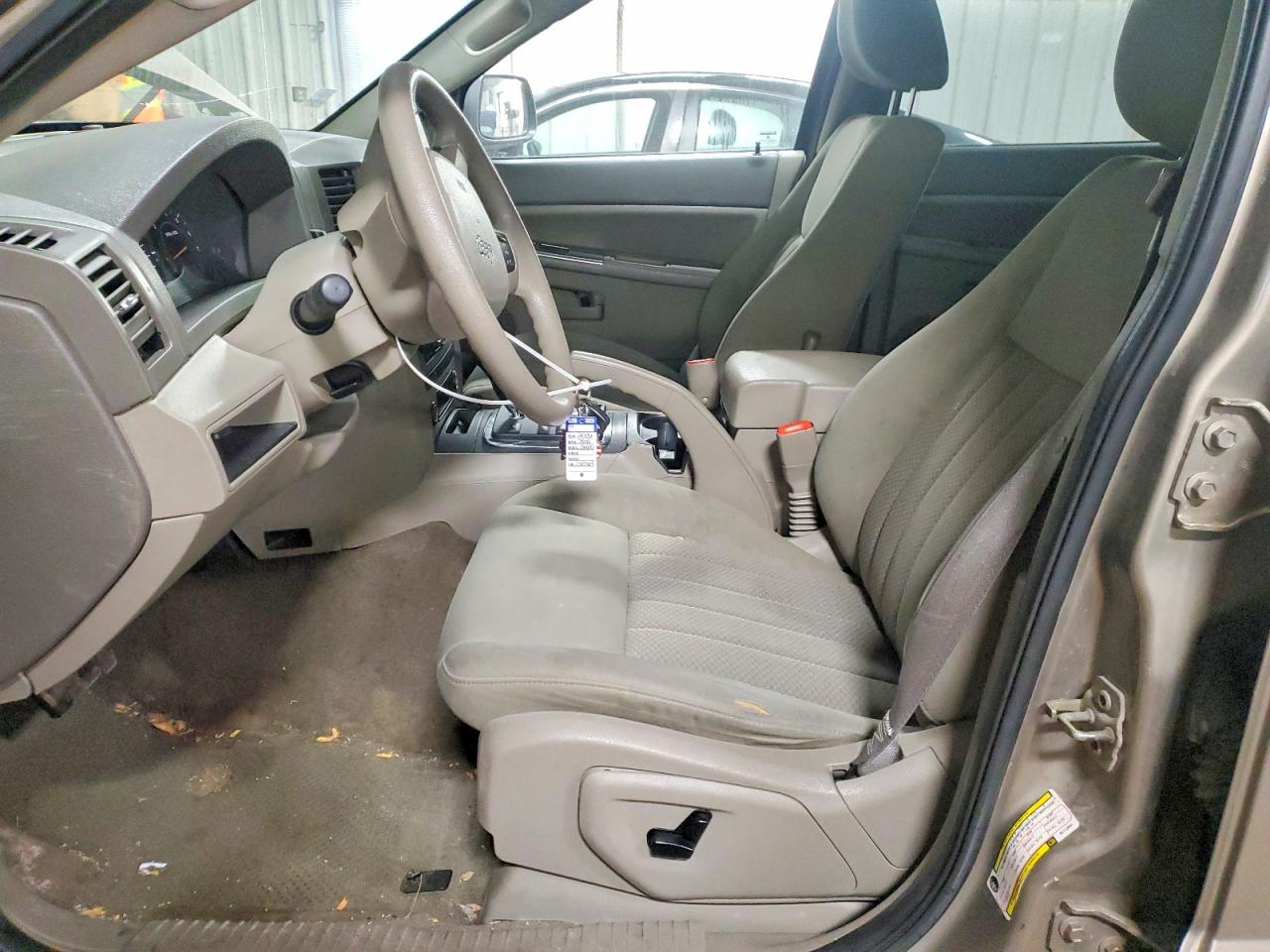 JEEP GRAND CHEROKEE 2006 — 8