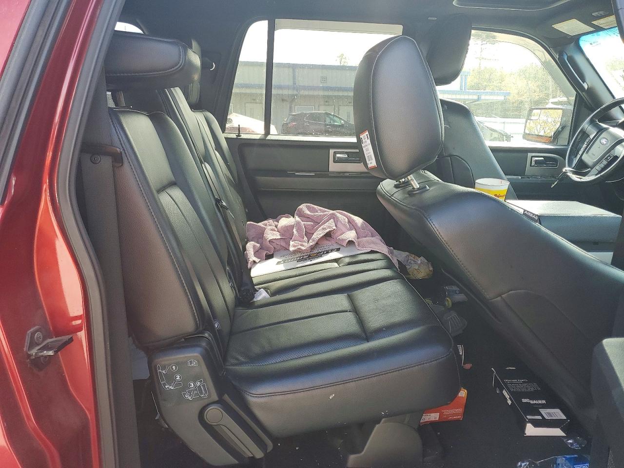 FORD EXPEDITION 2016 — 12