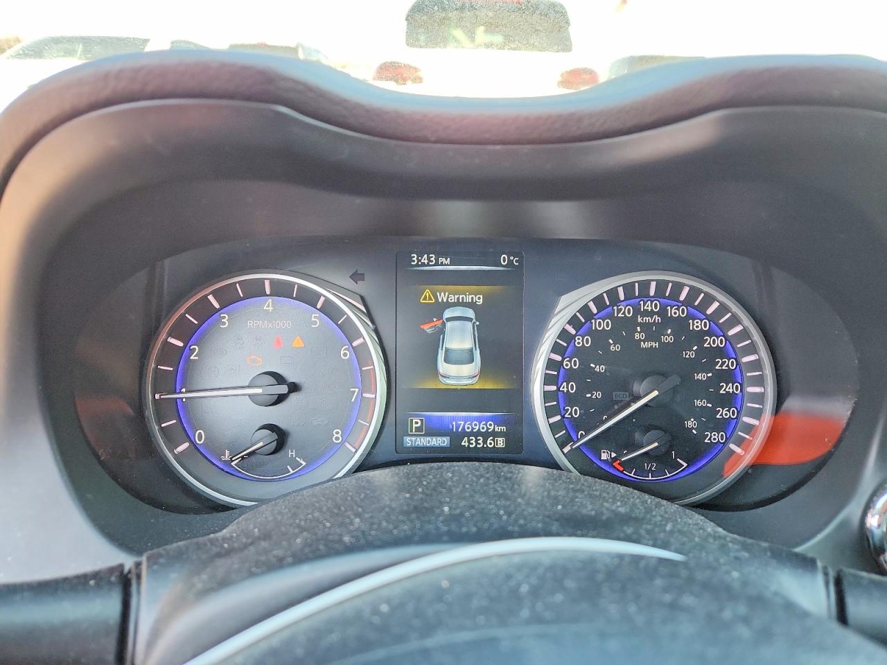 INFINITI Q50 2016 — 10