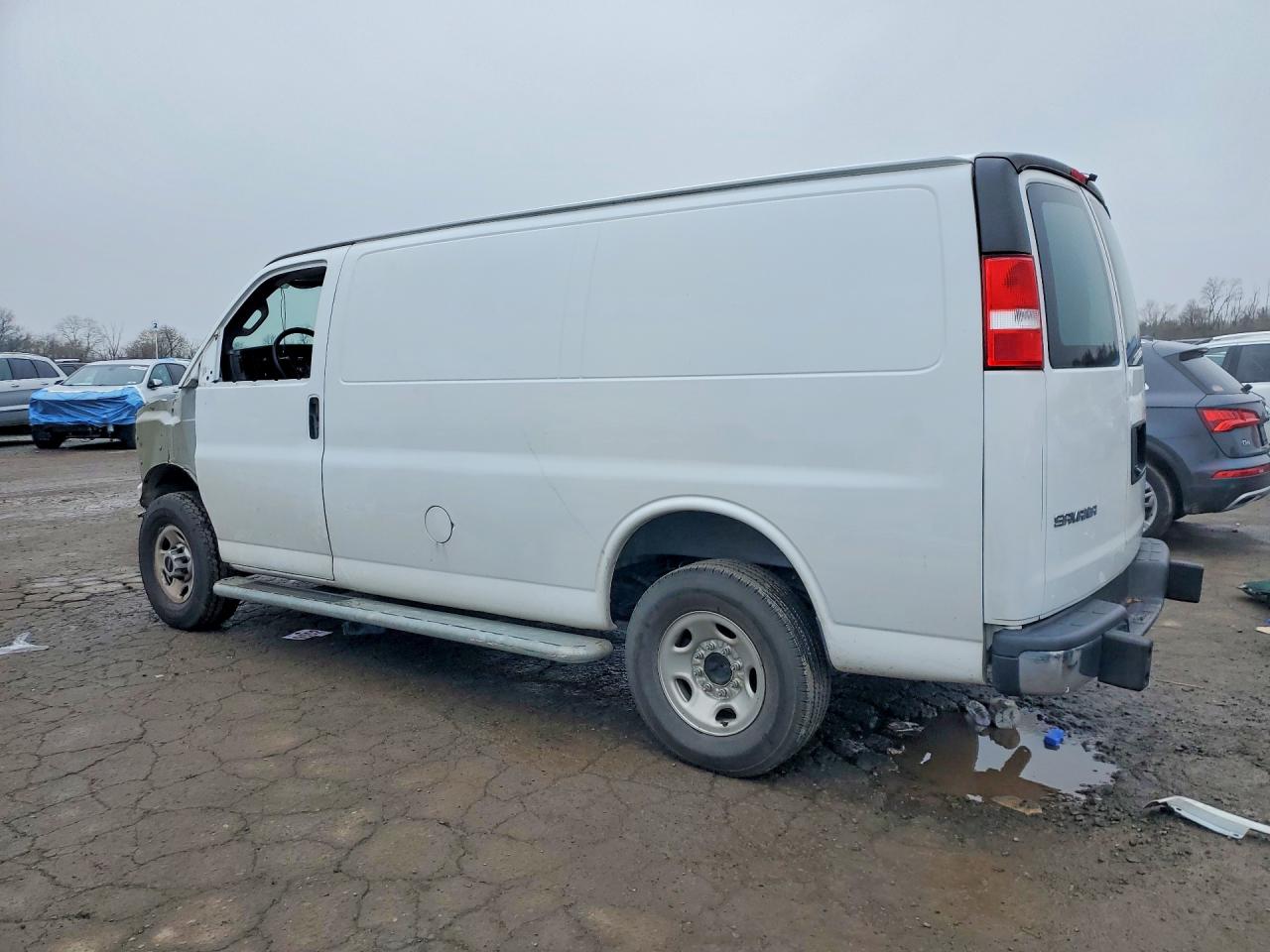 GMC SAVANA 2021 — 3