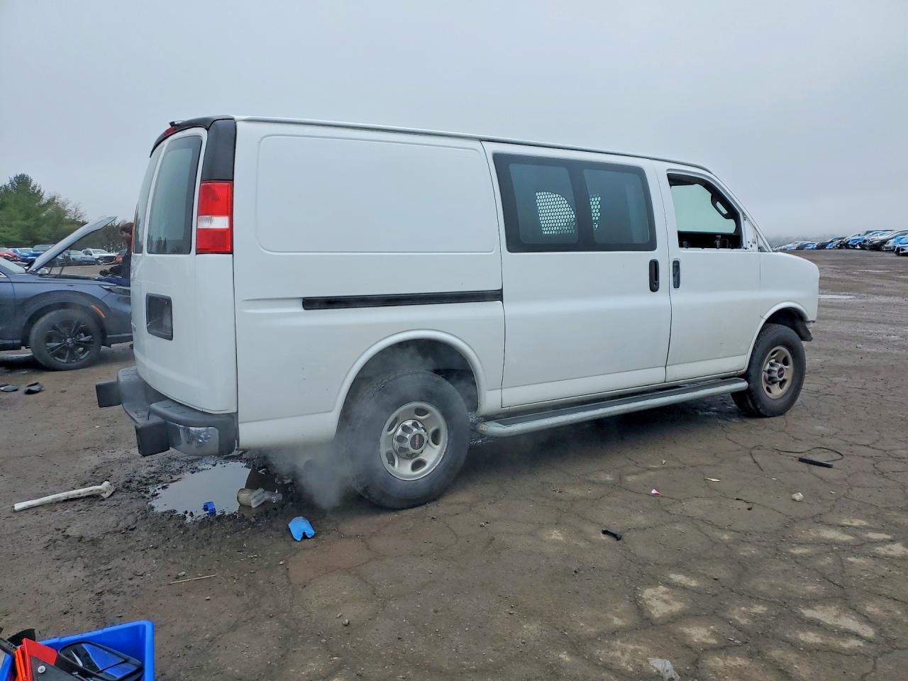 GMC SAVANA 2021 — 4