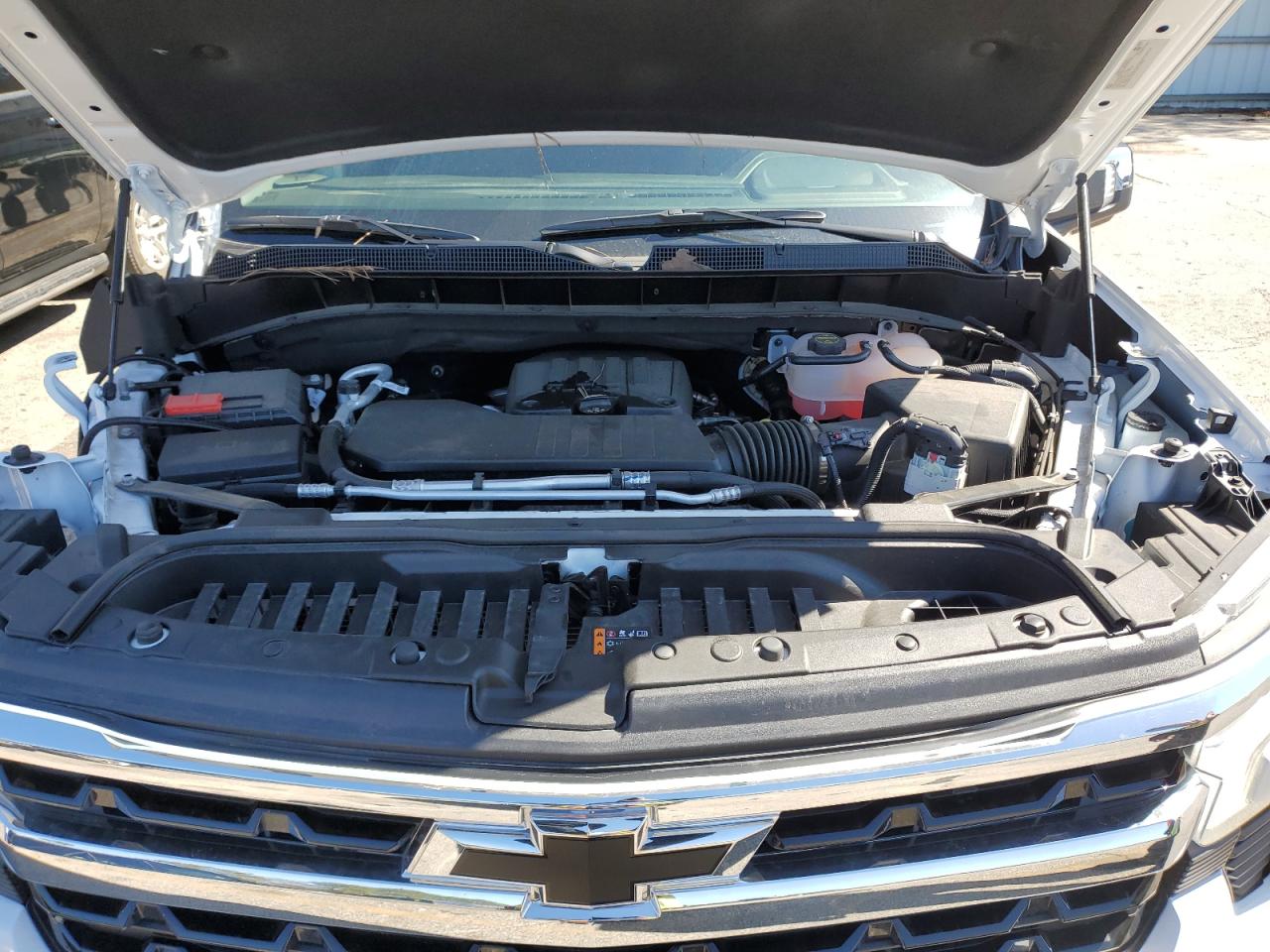 CHEVROLET SILVERADO 2024 — 13