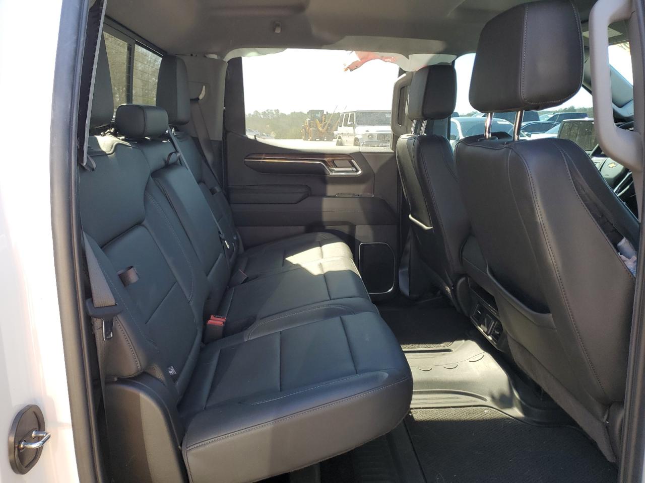 CHEVROLET SILVERADO 2024 — 12