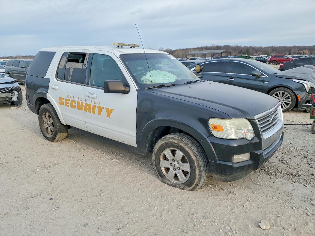 FORD EXPLORER 2010 — 5
